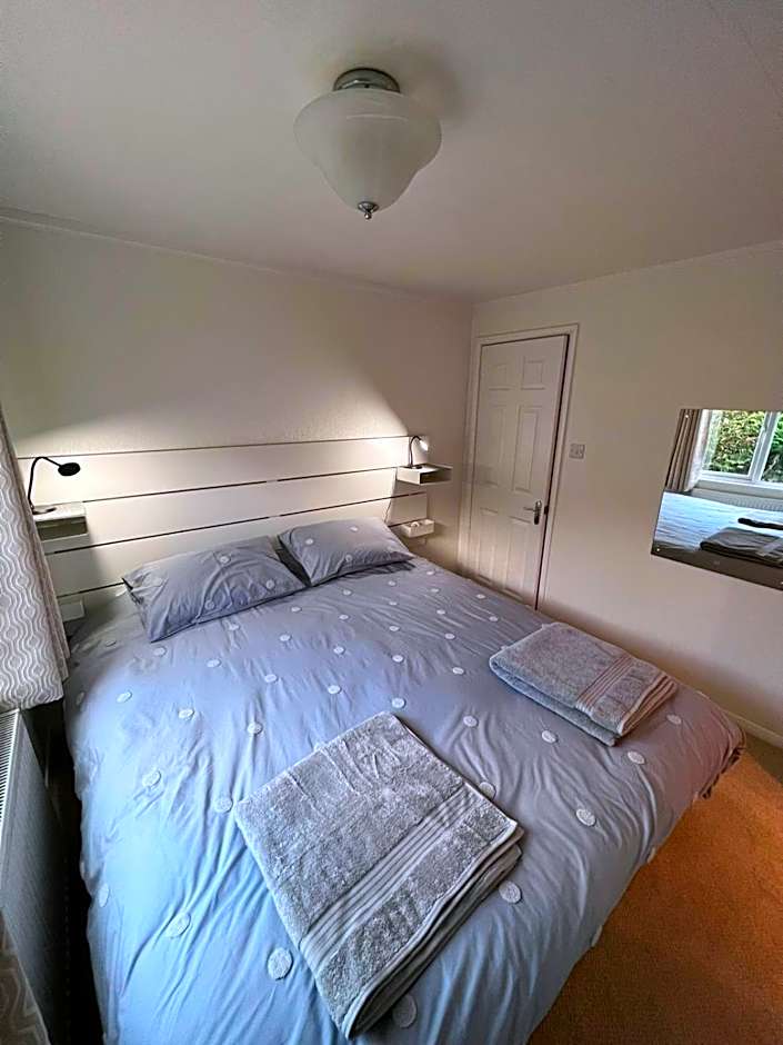 The Warren Holiday Park - Family Chalet