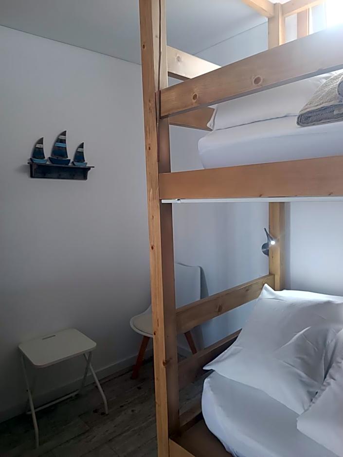 Cachinnans Hostel & Apartments