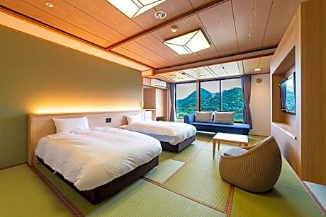 River Side Superior Japanese-Style Twin Beds with Shower Only - Non-Smoking