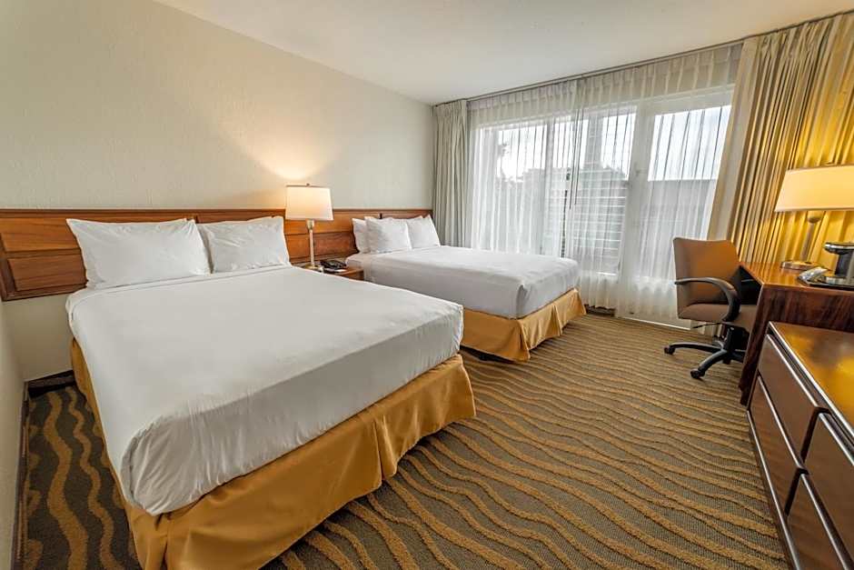 Irazu Hotel & Studios