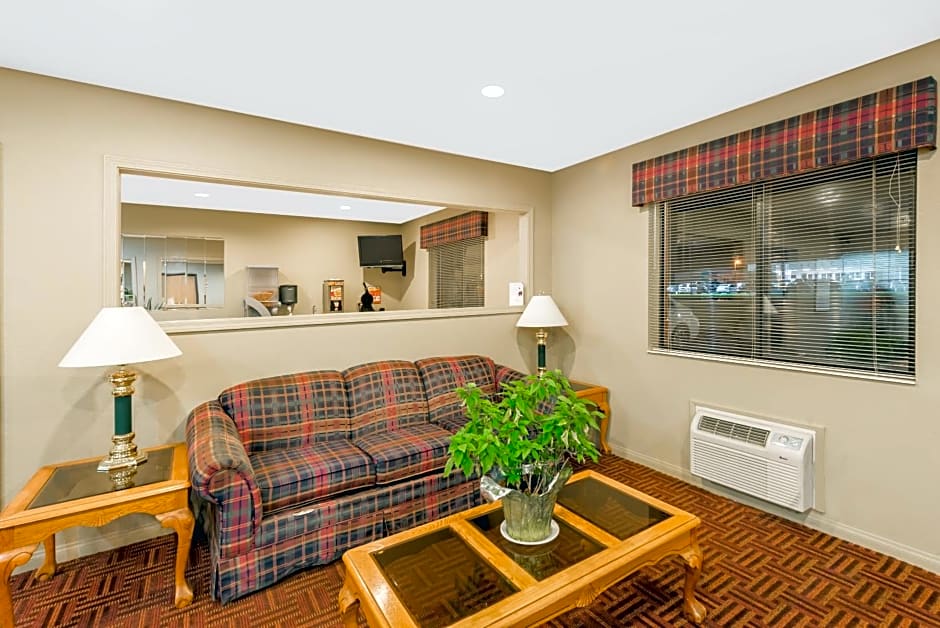 Super 8 by Wyndham Chanute