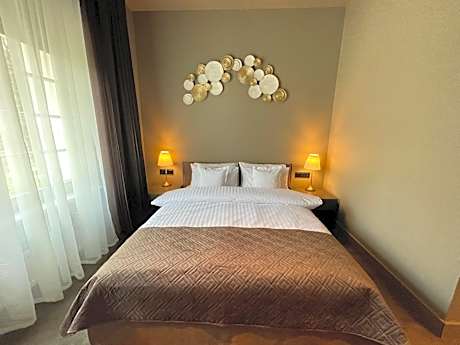 Suite with Garden View