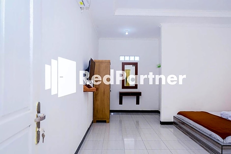 Villa Ikhbar Ciletuh RedPartner