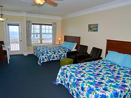 Queen Room with Two Queen Beds - Oceanview