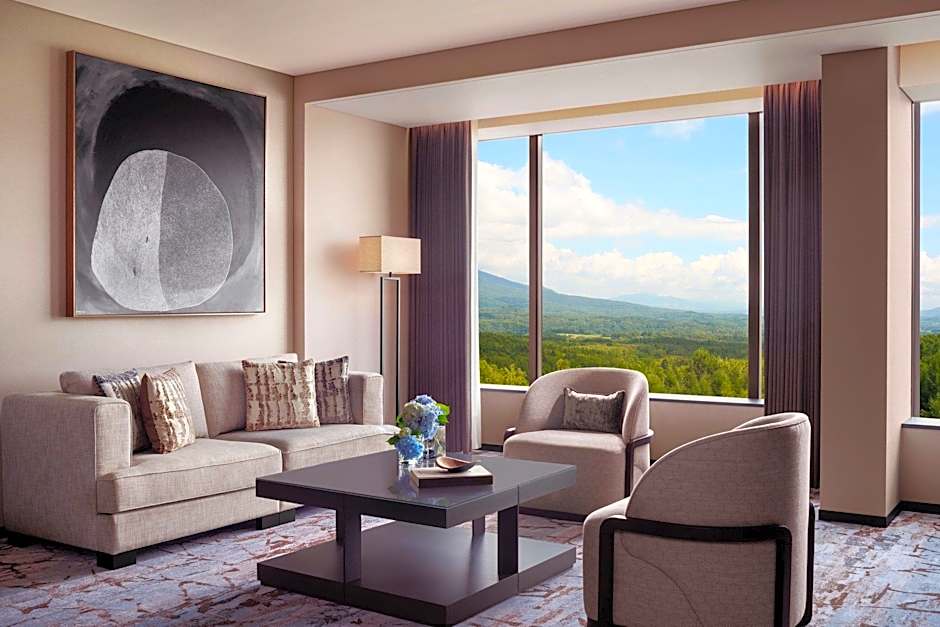 Higashiyama Niseko Village a Ritz-Carlton Reserve