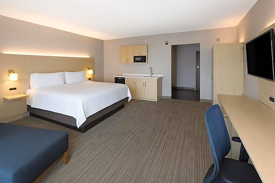 Holiday Inn Express & Suites Ft Myers Beach-Sanibel Gateway By IHG