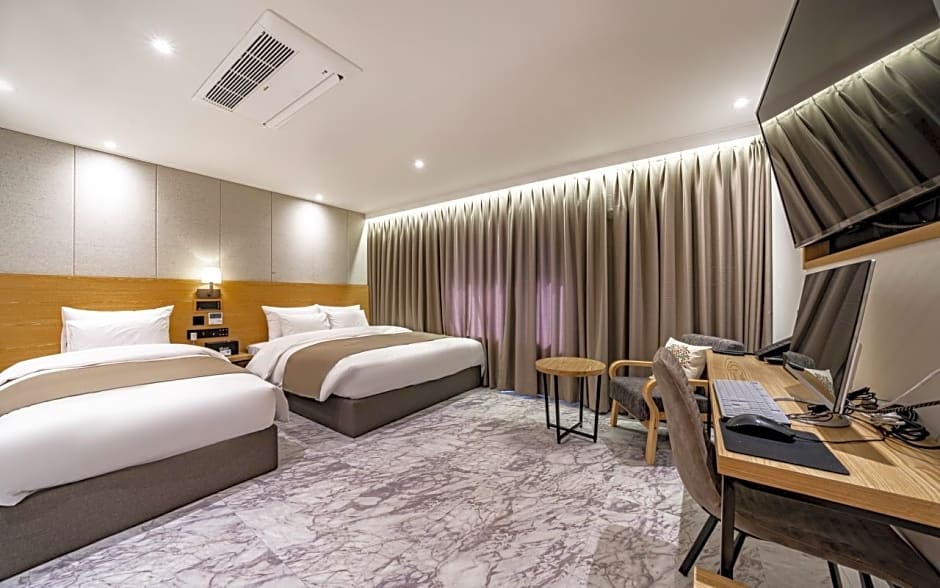 Busan Songjeong Brooks Hotel