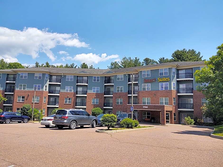 Smart Suites On The Hill – South Burlington, VT