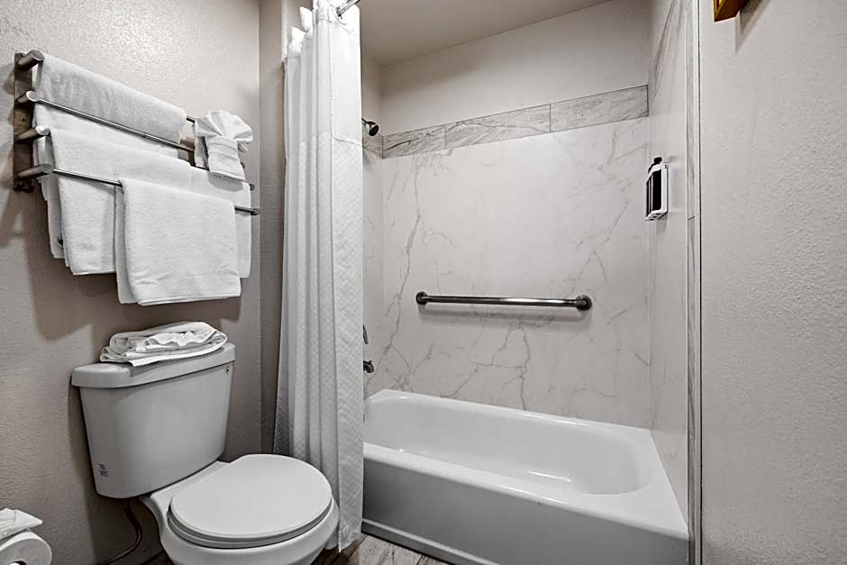 University Park Inn & Suites, an Ascend Collection Hotel