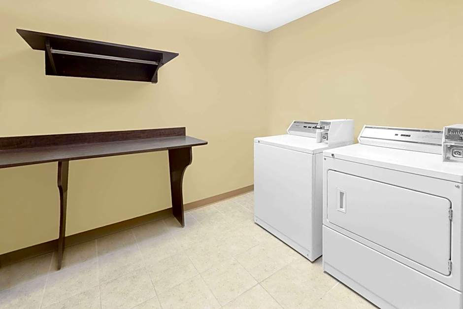 Microtel Inn & Suites By Wyndham Ozark
