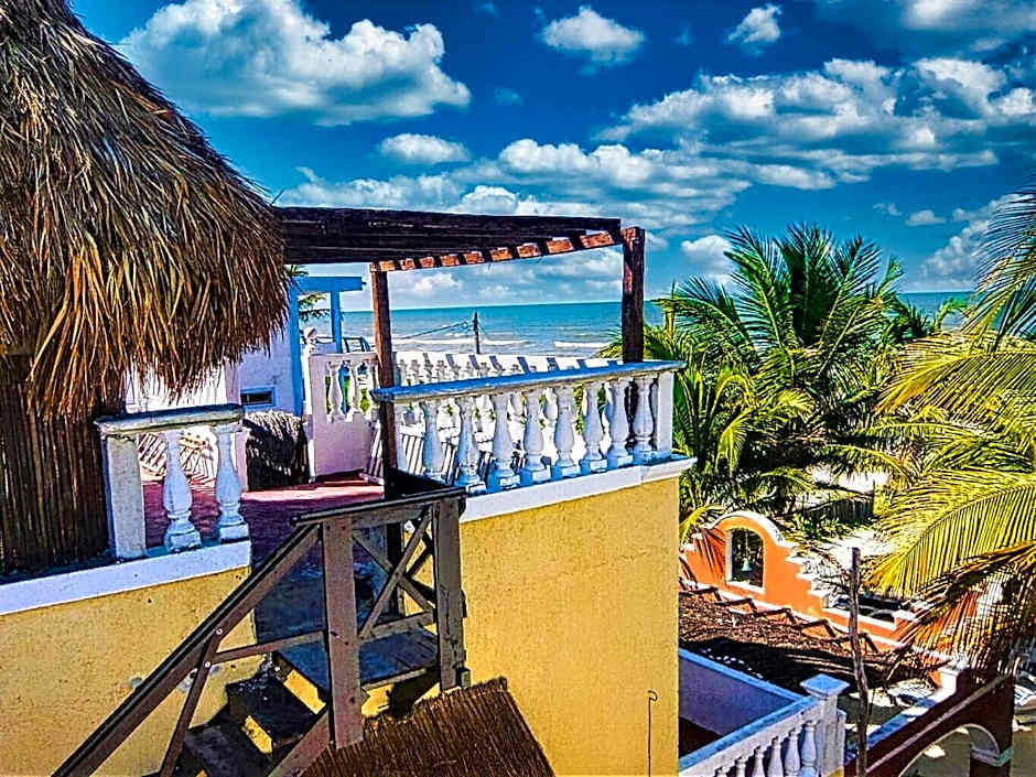 Beachfront Casa Maya Lodge