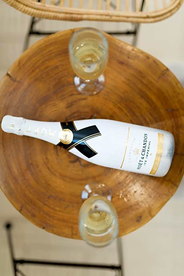 Portara Seaside Luxury Suites