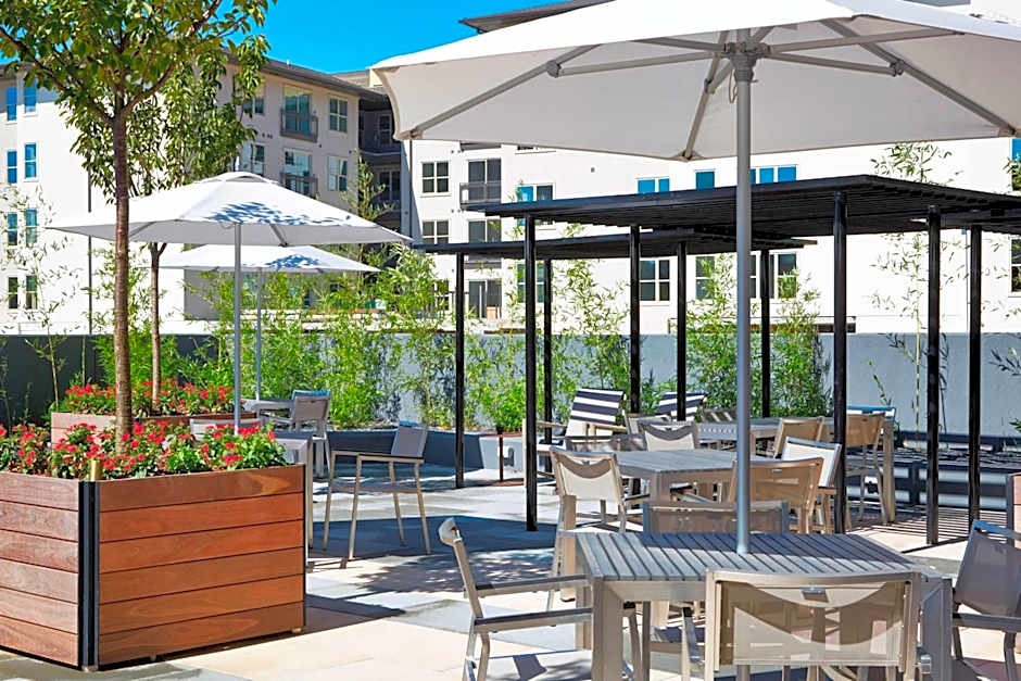AC Hotel by Marriott Atlanta Buckhead at Phipps Plaza