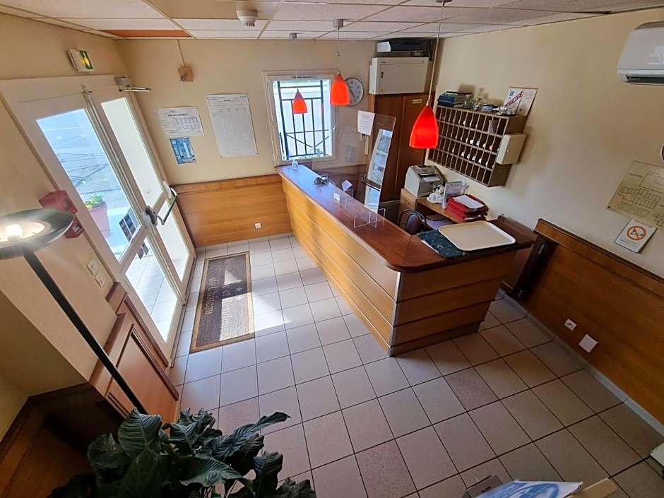 Logis Hotel Sully le Chateau