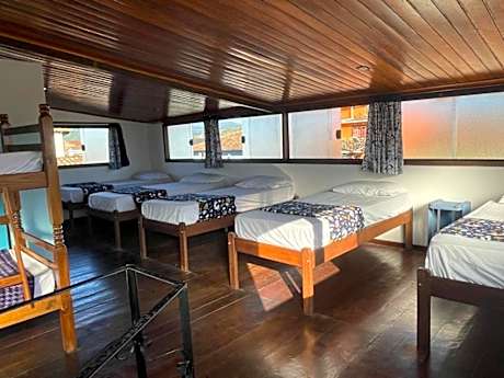 Single Bed in Mixed Dormitory Room