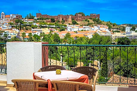 Hotel Colina Dos Mouros