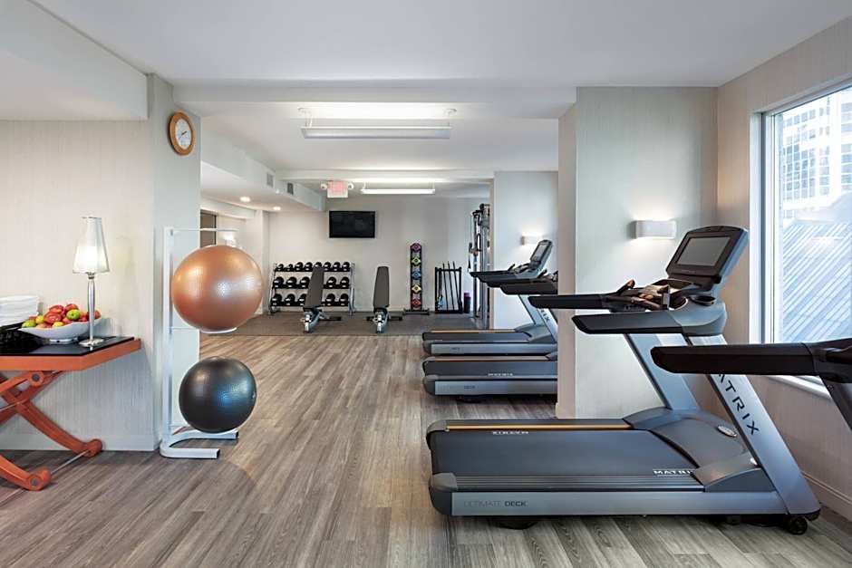 Delta Hotels by Marriott Vancouver Downtown Suites