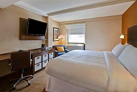 Larger Guest room, 1 King