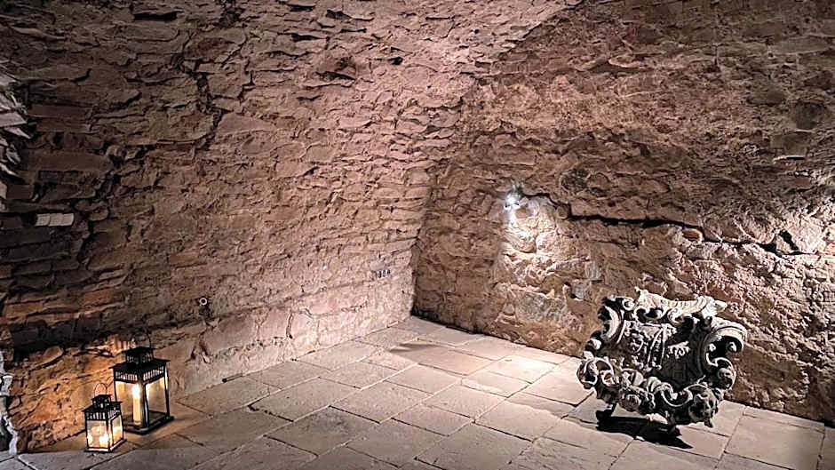 Zamek Sarny - Schloss Scharfeneck