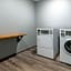 La Quinta Inn & Suites by Wyndham Jacksonville TX