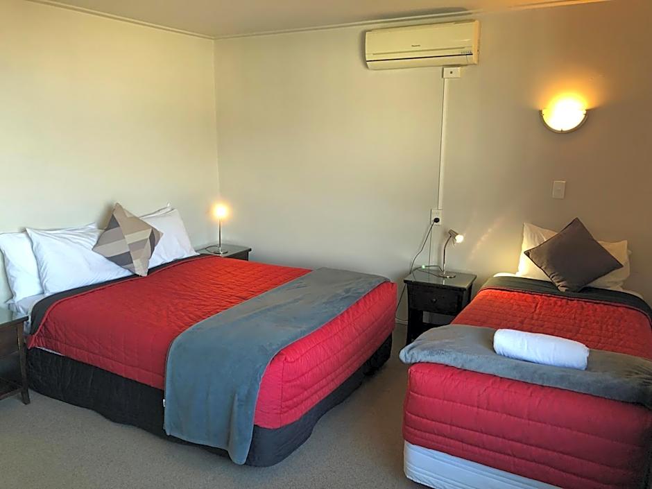 Absolute Lake View Motel