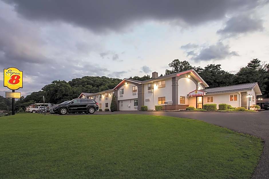 Super 8 by Wyndham Elkins