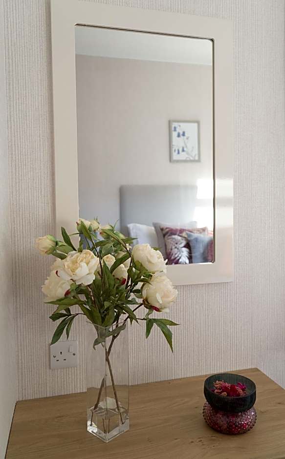 Hollicarrs - Bluebell Lodge