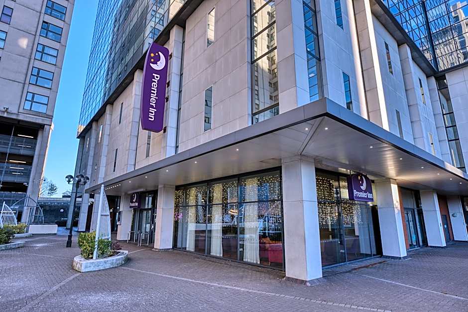 Premier Inn Cardiff City Centre (Queen Street)