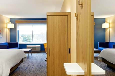 Standard King Room - Communications Accessible and Low Floor