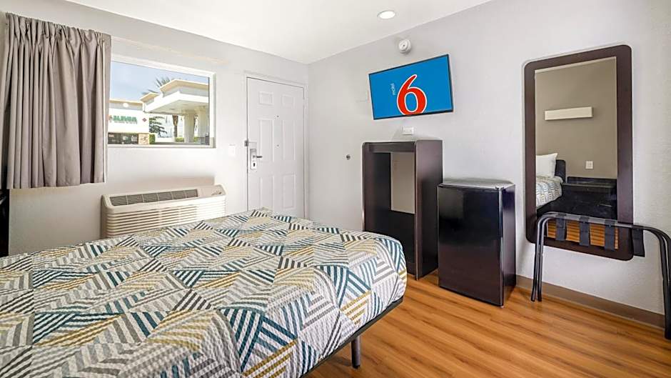 Motel 6 Ontario Airport