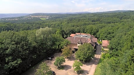 Haus Neugebauer, Garni