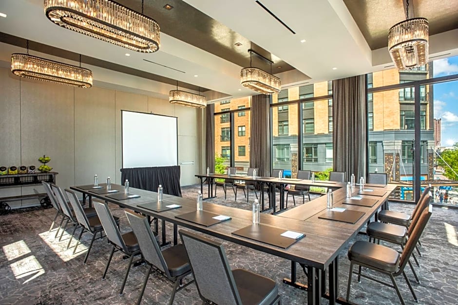 The Row Hotel at Assembly Row, Autograph Collection by Marriott