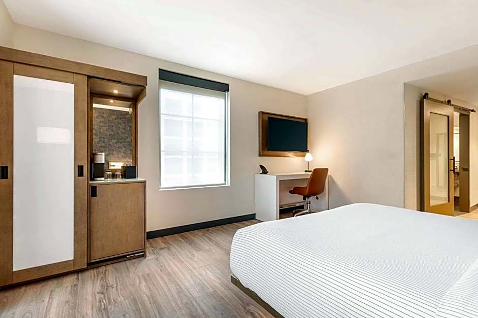 Cambria Hotel Denver Downtown RiNo