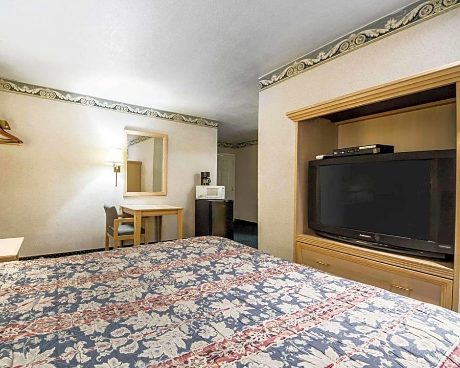 Rodeway Inn Monterey Near Fairgrounds