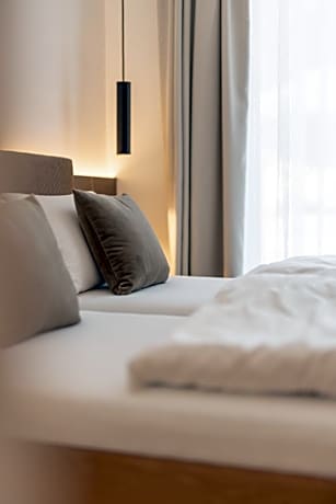 Apartment with Mountain View