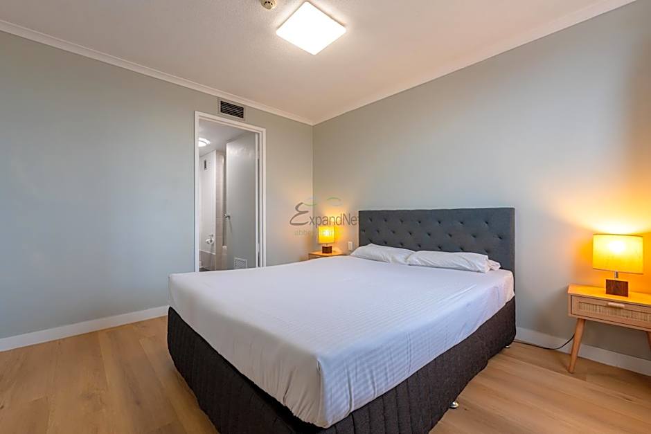 Abbey On Roma Hotel & Apartments