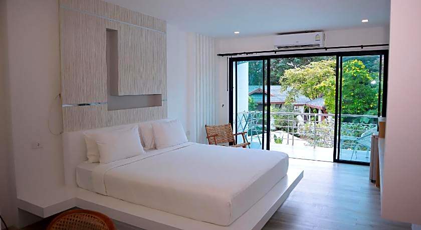 Tonsai Tropical Phi Phi Island