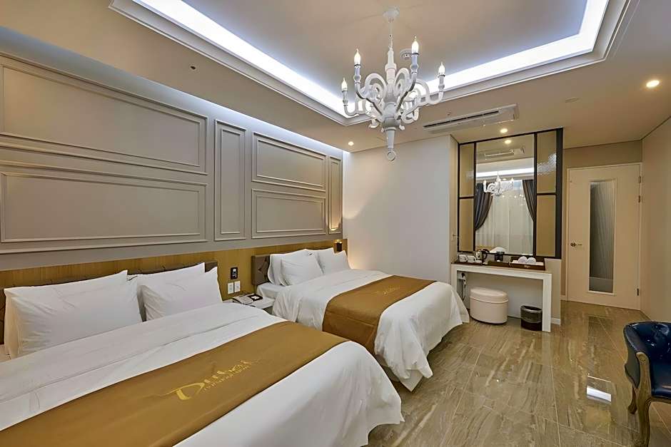 Dubai Hotel