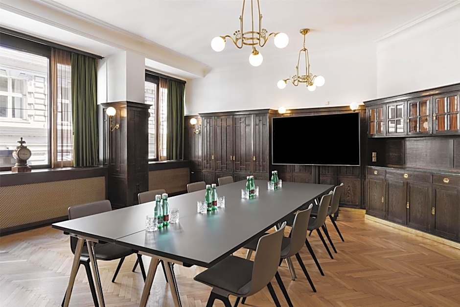 Hotel Astoria Vienna, Curio Collection by Hilton