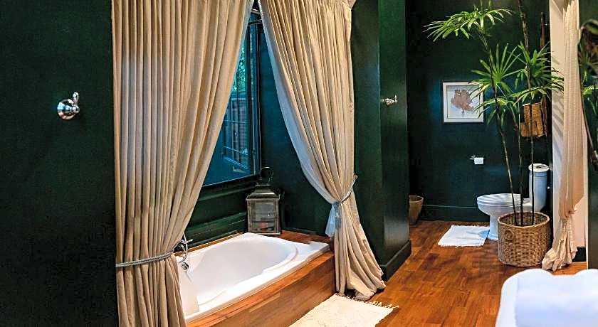 Chandra Residence, luxury, warmth and playfulness!