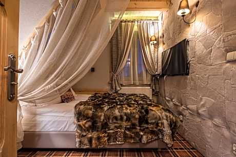 Standard Double Room (No View)