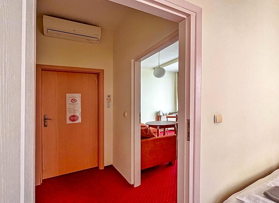 Fry House Hostel - 15min to Dworzec Zachodni, 5min to Klub Progresja