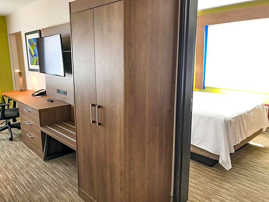 Holiday Inn Express Hotel & Suites Lubbock West By IHG