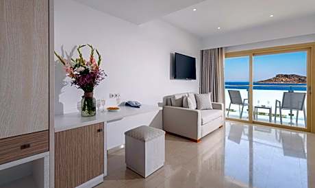Deluxe Suite with Sea View