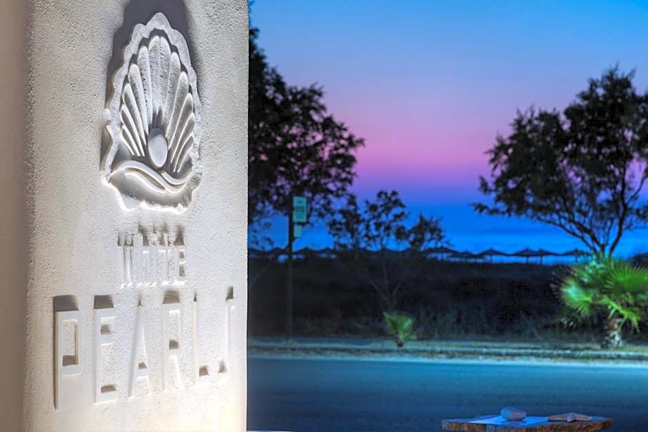 White Pearls-Adults Only Luxury Suites