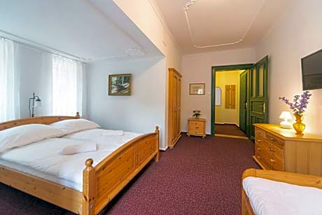 Triple Room with Private Bathroom