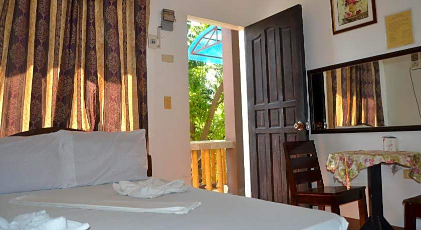 Nanette's Tourist Inn