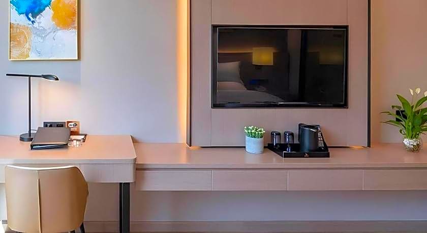 GreenTree Eastern Dali Railway Station Hotel