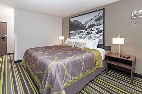 Queen Room - Mobility Access/Non-Smoking