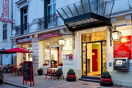 ENZO HOTELS CONTREXEVILLE by Kyriad Direct